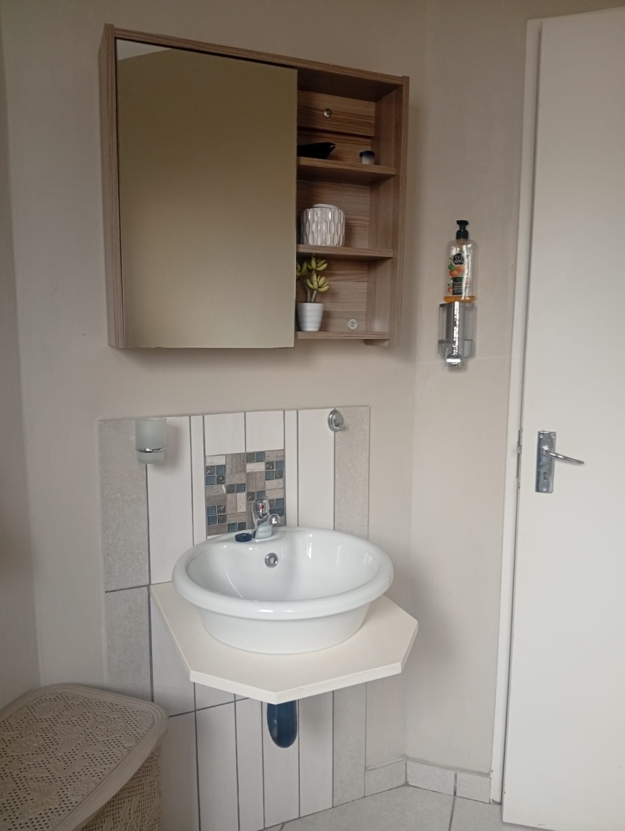 2 Bedroom Property for Sale in Waterval East North West